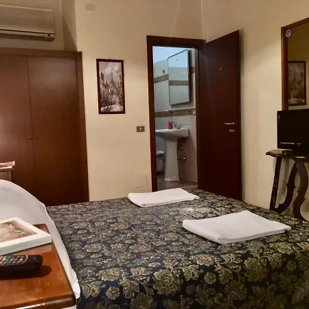 Flat With Piazza Duomo View Apartment *